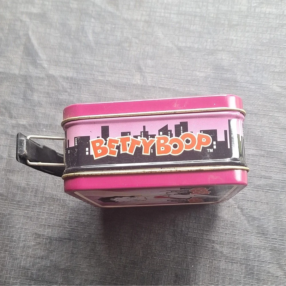 Vintage 1997 Betty Boop Mini Lunch Box Metal Hinged Tin Purple 5x6 Inch